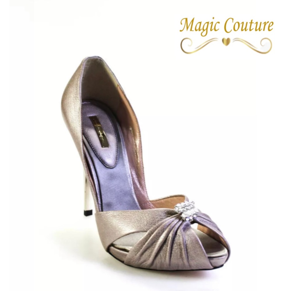 NWT Mario Bologna Haudrey Gray Leather Silver & Crystals High Heels🤍⭐️🤍